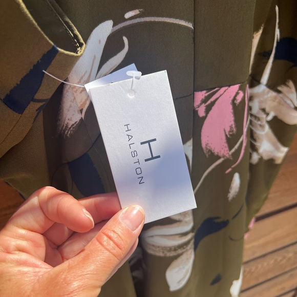 Gorgeous Halston dress! NWT. Size 14. - Picture 11 of 15